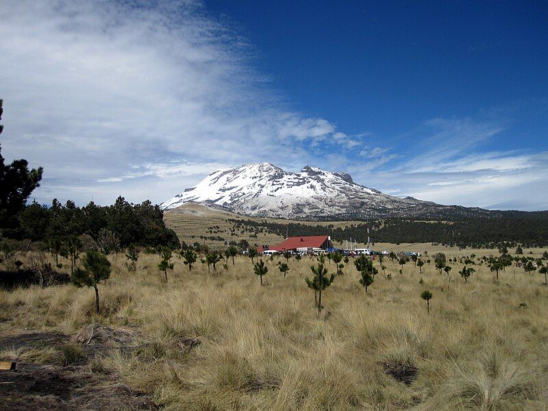 File:Iztaccíhuatl.jpg