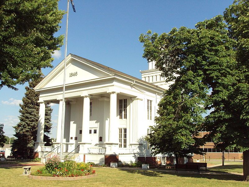 File:Lapeer County Courthouse.jpg