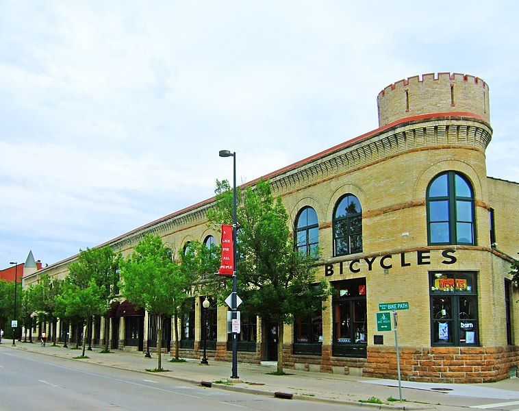 File:Machinery Row Madison.jpg