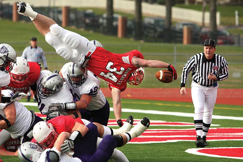 File:Monmouth-College-varsity-football.jpg