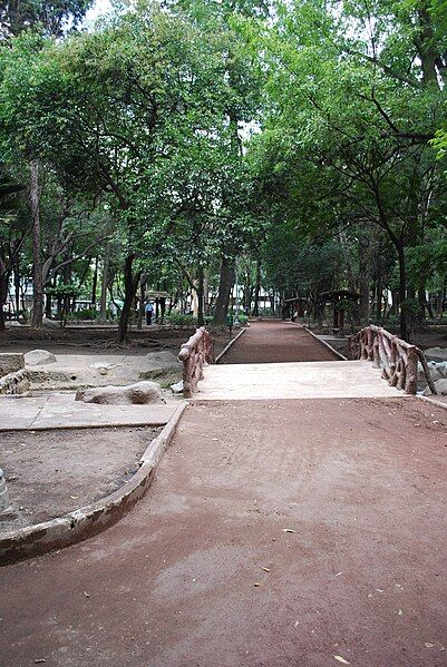 File:PathParqueMexico1.JPG