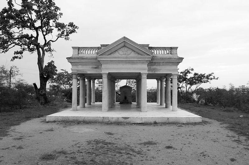 File:Raymond's Tomb.jpg