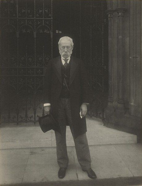 File:Robert Farquharson, 1898.jpg