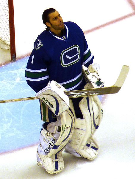 File:Roberto Luongo maskless.jpg