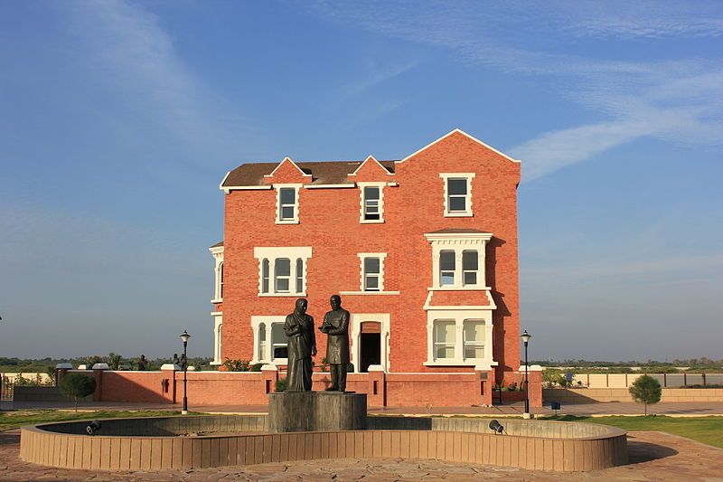 File:Varma Memorial.JPG