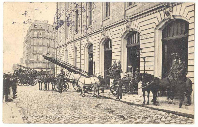 File:1900~Pompiers depart-attele.jpg