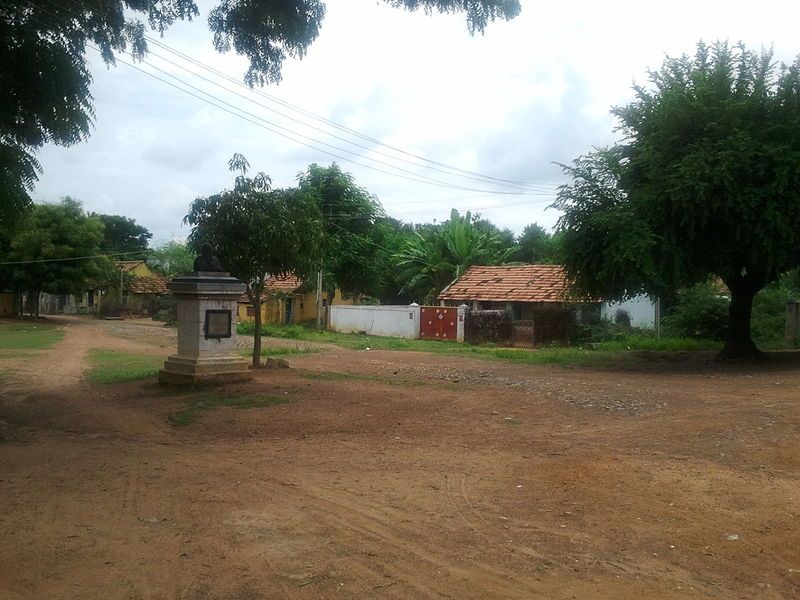 File:Alampattu Periyar Statue.jpg