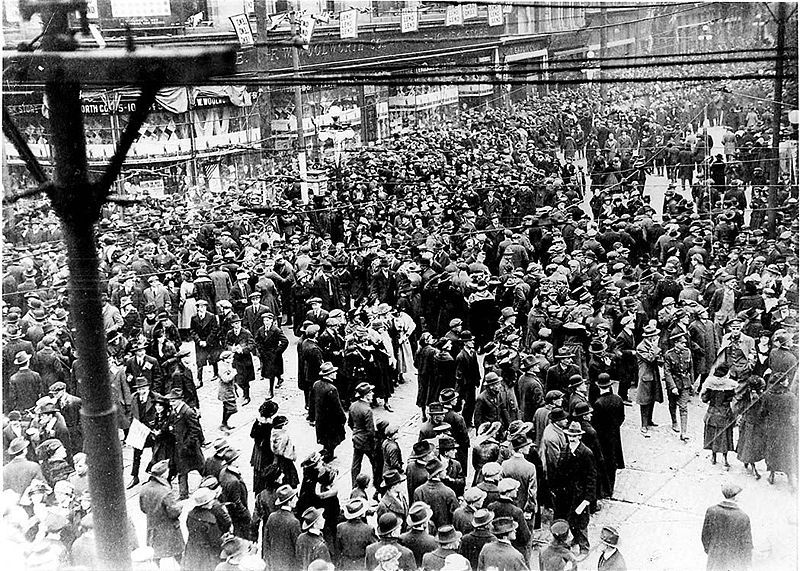 File:ArmisticeDay1918QueenYonge.jpg