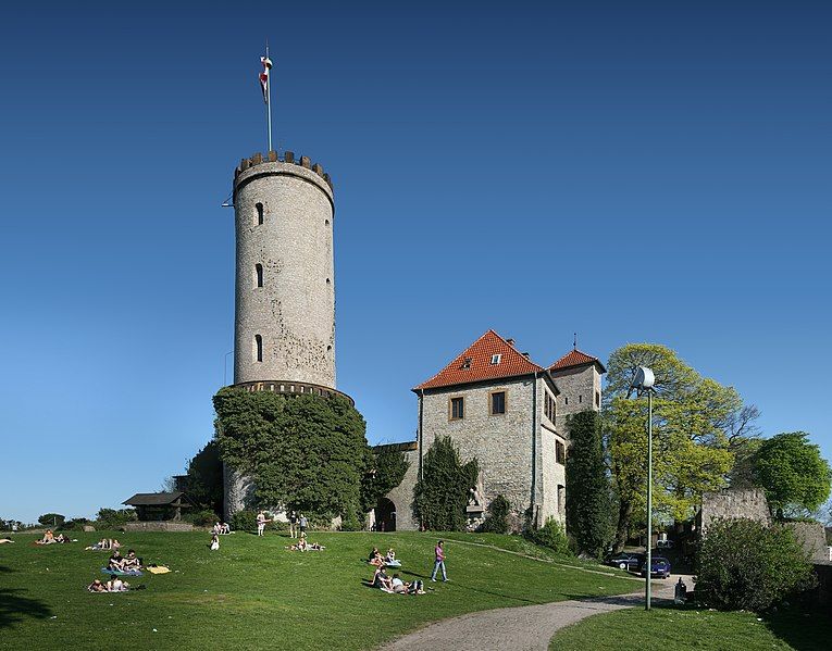 File:Bi Sparrenburg pano.jpg