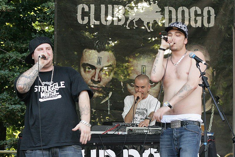 File:Club Dogo.jpg