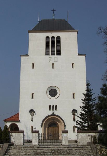 File:Comprachtschütz - kirche.jpg