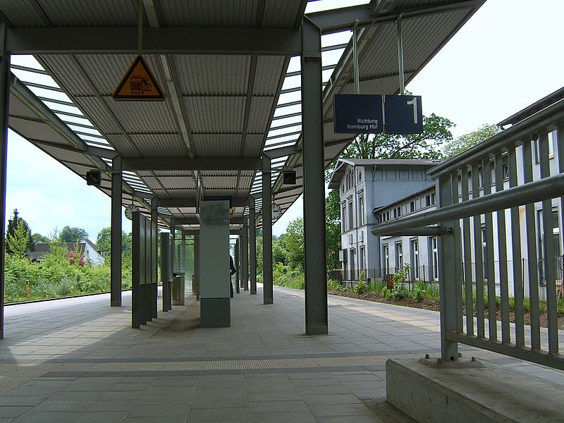 File:Hh-wandsbek-bhf.jpg