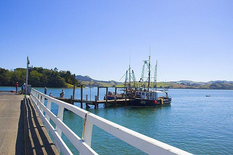 File:Mangonui Harbour n.jpg