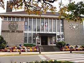 The town hall in Paray-Vieille-Poste