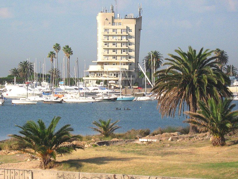 File:Yacht Club.jpg