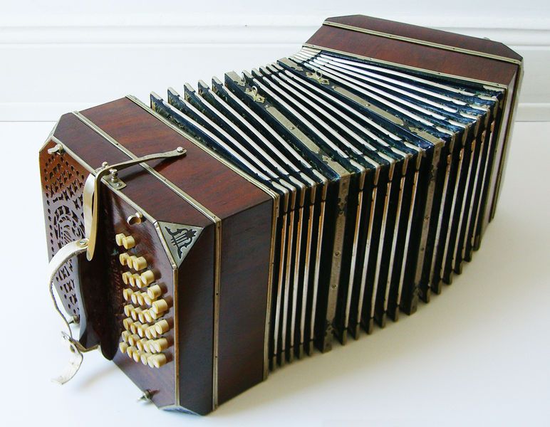 File:Bandoneon.jpg