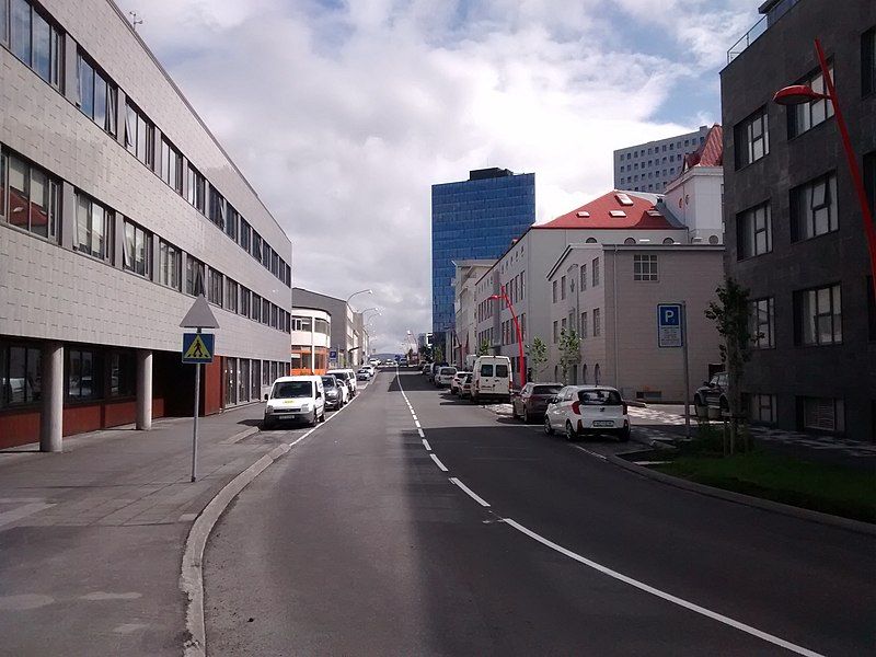 File:Borgartún, Reykjavík.jpg