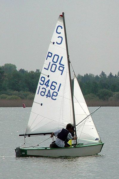 File:Cadet Dinghy 9461.jpg