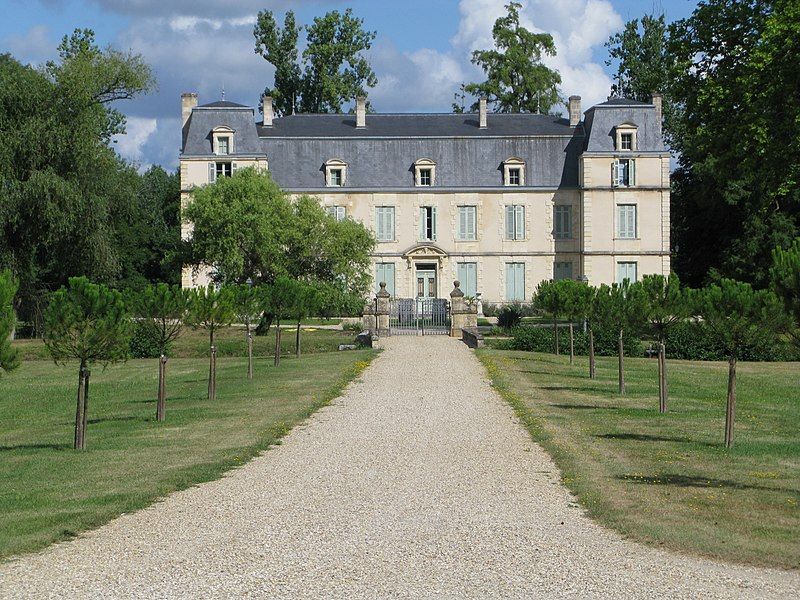 File:Château Citran.jpg