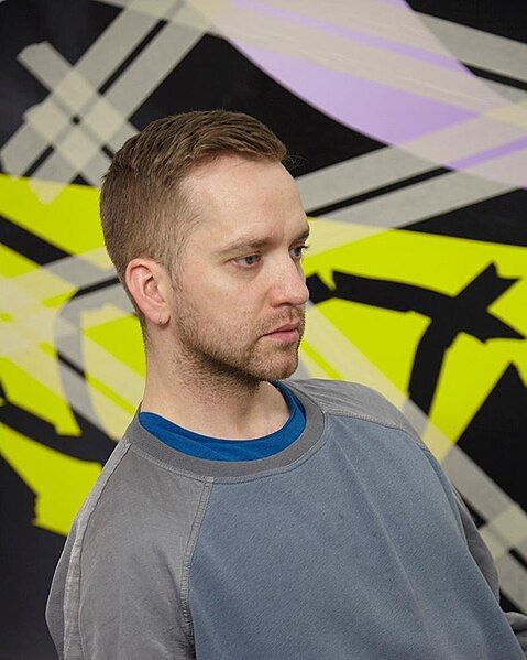 File:Eddie Peake.jpg