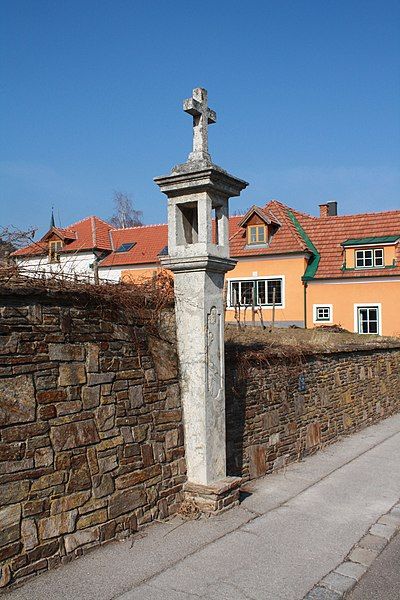 File:Gumpoldskirchen 7075.jpg