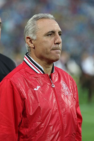 File:Stoichkov in 2016.jpg