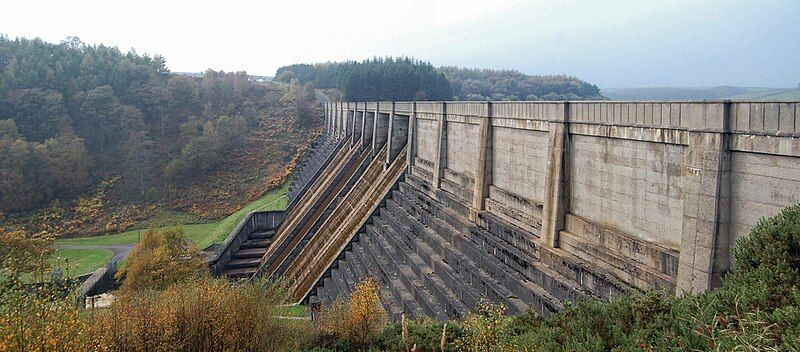 File:Thruscross Dam.jpg