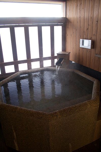 File:Yamahiro Onsen 01.jpg