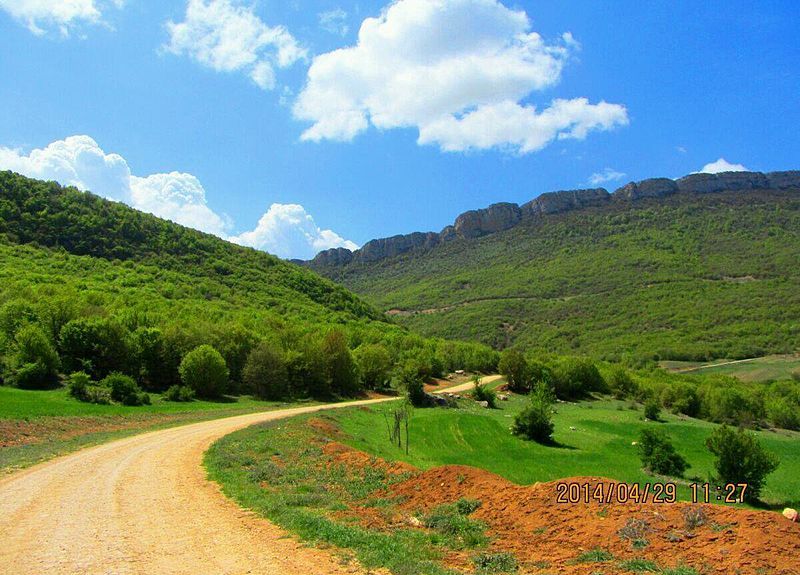 File:A rural road.jpg