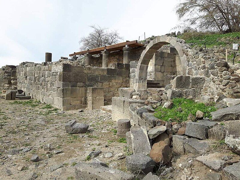 File:Ancient Jewish synagogue.jpg