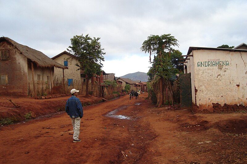 File:Andriamena village entrance.jpg