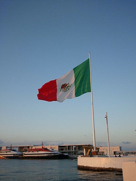 File:Bandera monumentale Cozumel.jpg