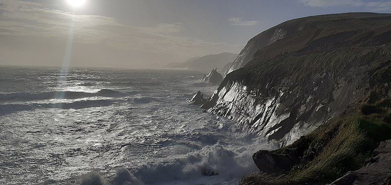 File:Cliffs in Kerry.jpg