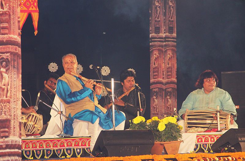 File:Hariprasad Chaurasia 04.jpg