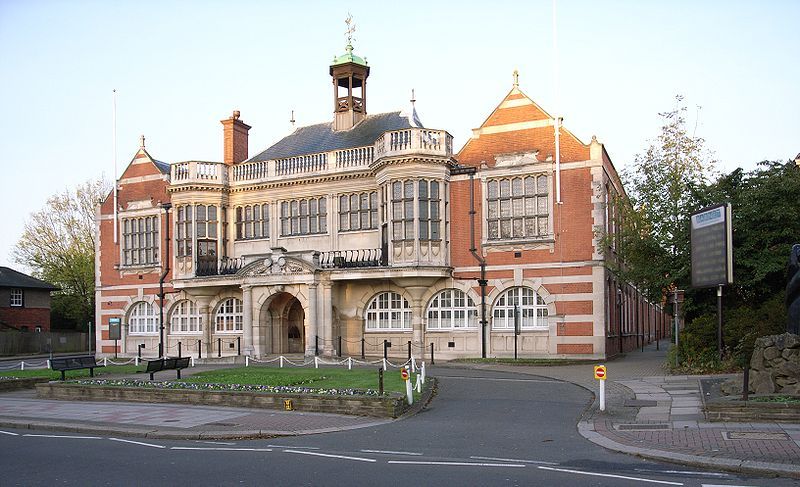 File:Hendon Town Hall.jpg