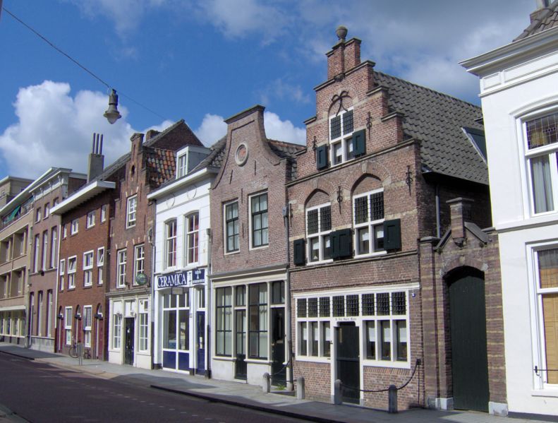 File:Huizenvughterstraatdenbosch.jpg