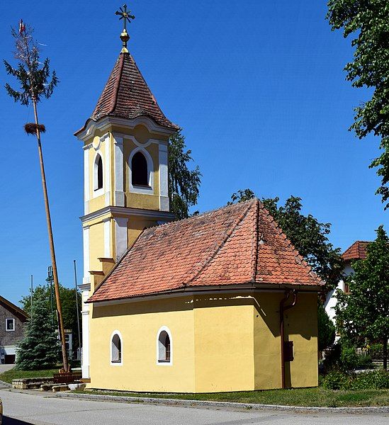 File:Kapelle Mörtersdorf.jpg