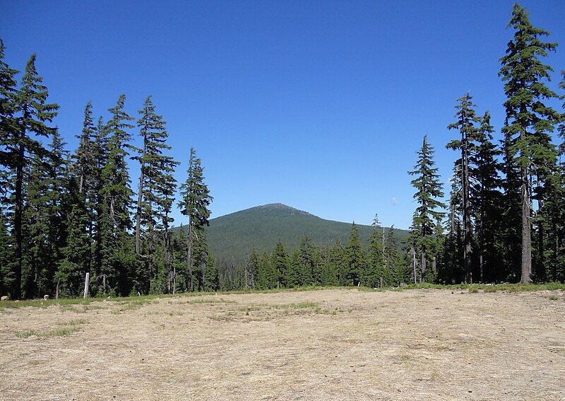 File:Maiden Peak (Oregon).jpg