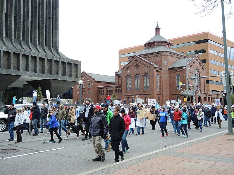 File:MarchForSciencePassesFirstUniversalistChurch.jpg