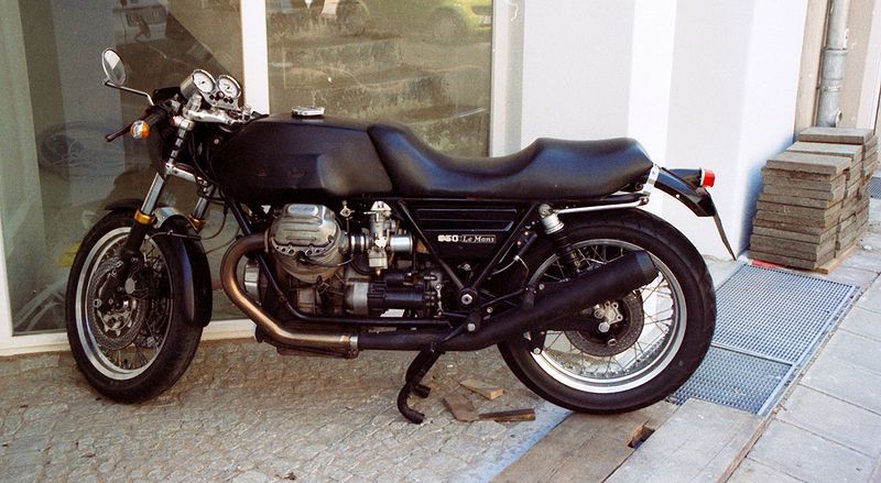 File:Motorcycle-MotoGuzzi-V850-LeMans.jpg