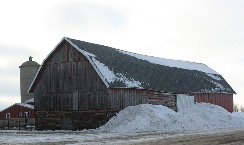 File:NamurHistoricDistrictLogBarn.jpg