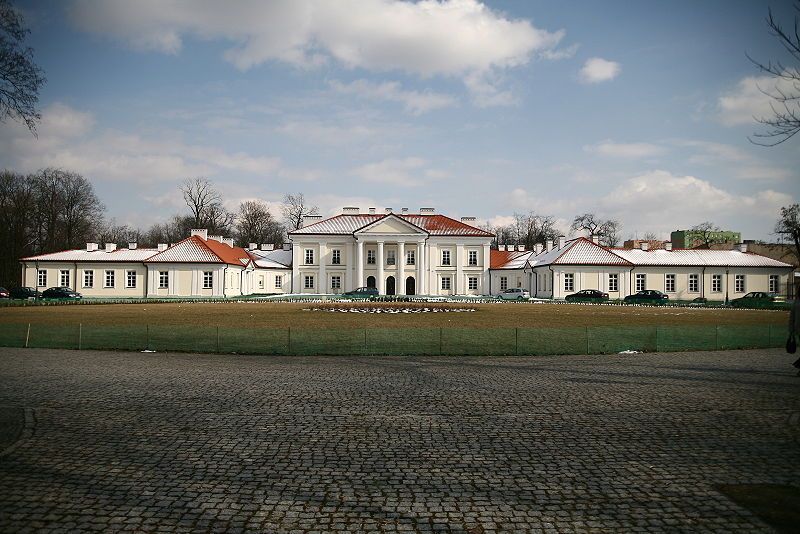 File:Palac oginskich.JPG