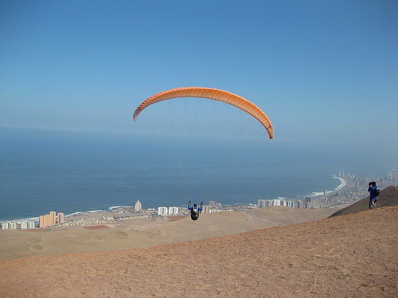 File:Paragliding (4532267391).jpg