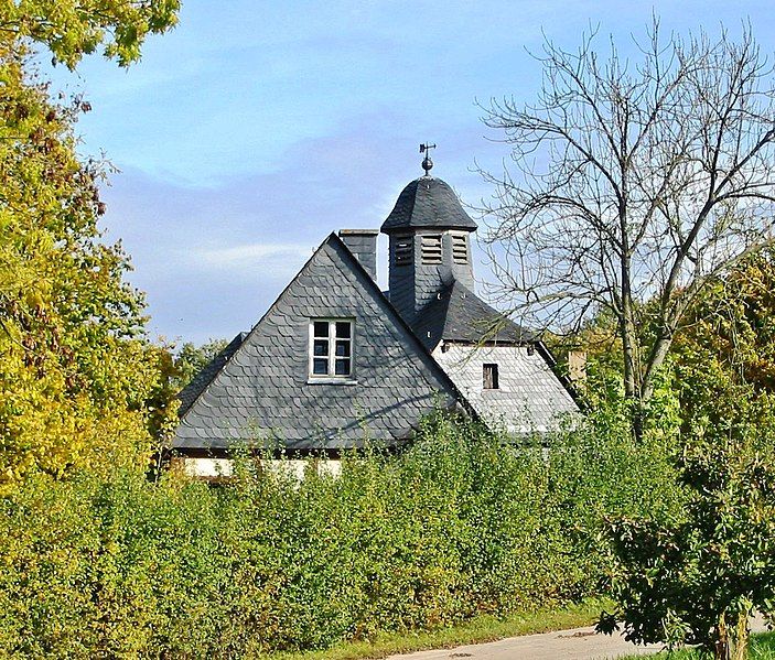 File:Roscheid Hunsrückhaus aussen.jpg