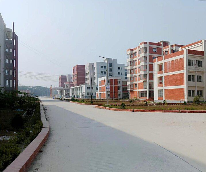 File:SMMAMC Campus 13.jpg