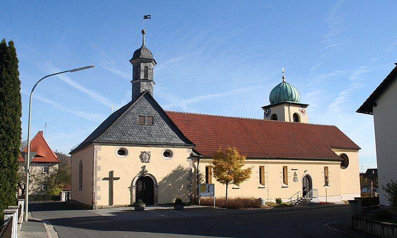 File:Stockheim-Kath-Kirche.jpg