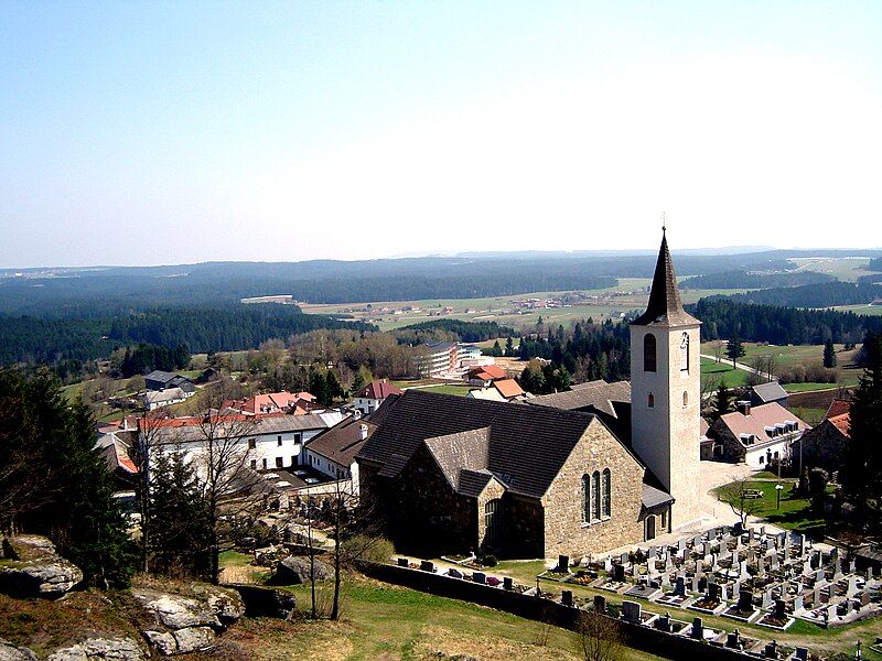 File:Traunstein waldviertel.jpg