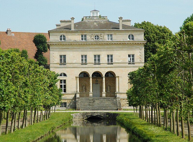 File:View palaisroyaumont.jpg