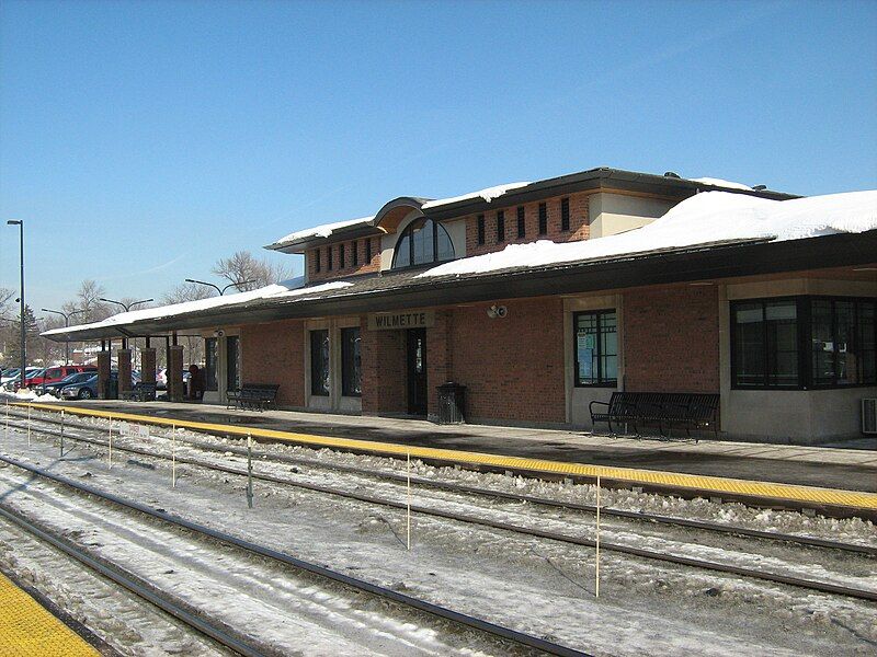 File:Wilmette Metra Station.jpg