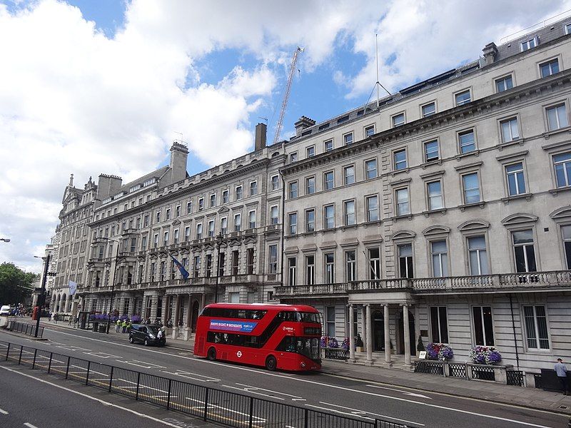 File:118-128 Piccadilly, Mayfair.jpg